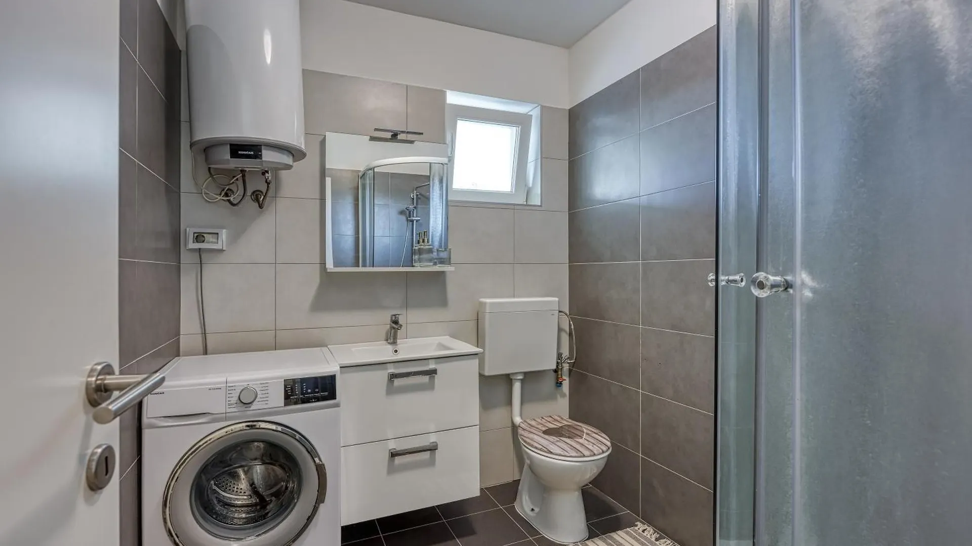 Apartment Holiday Home With Pool - Happy Rentals Fazana
