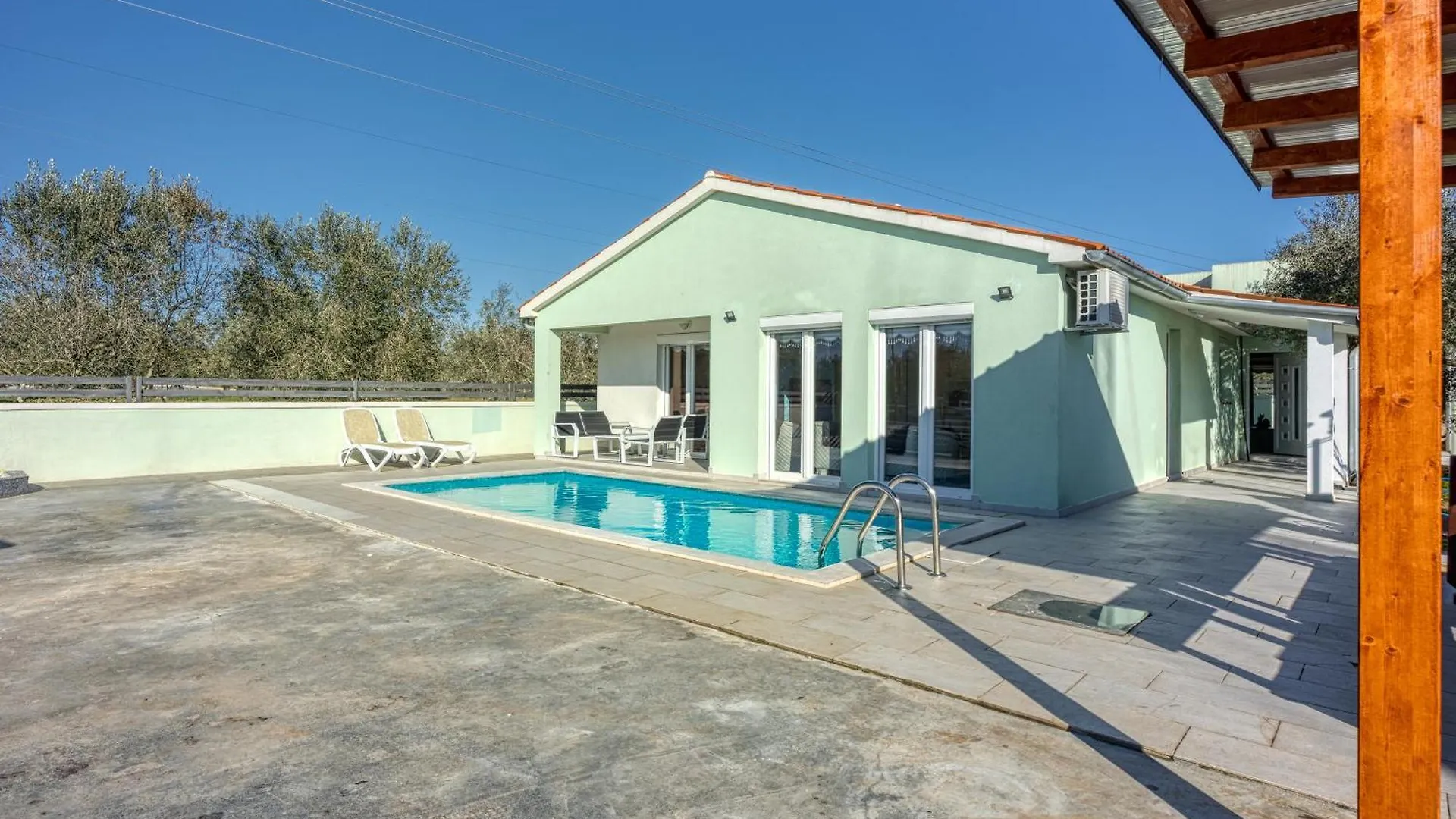 Holiday Home With Pool - Happy Rentals Fažana