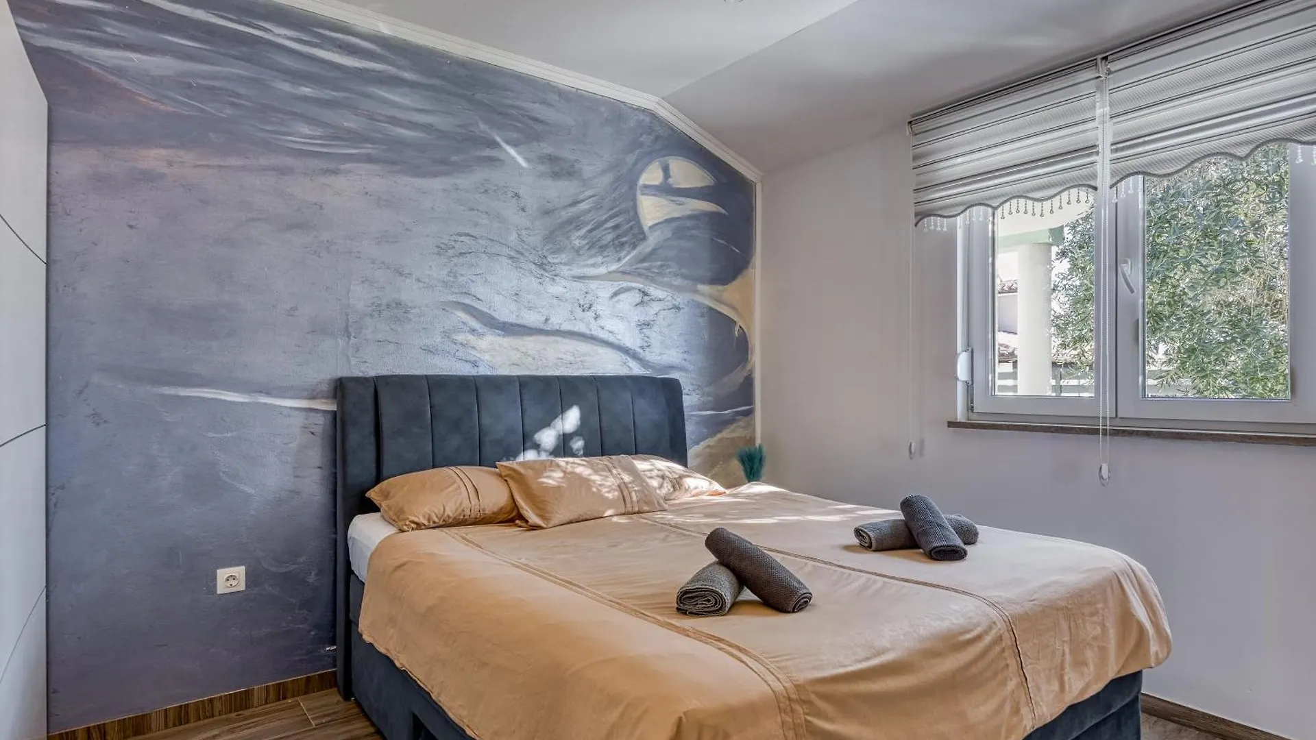 Apartment Holiday Home With Pool - Happy Rentals Fazana Croatia